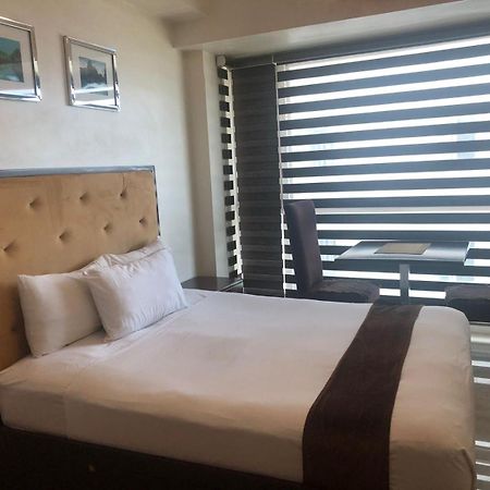 Studio Unit At The Beacon Makati Manila Esterno foto