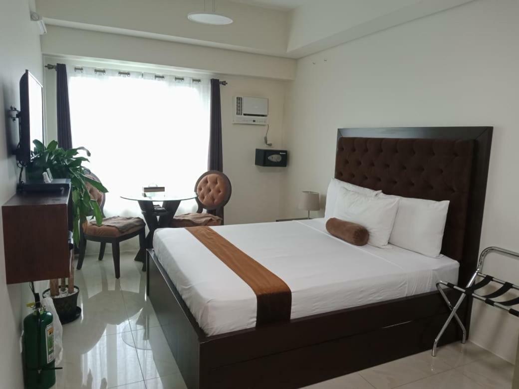 Studio Unit At The Beacon Makati Manila Esterno foto